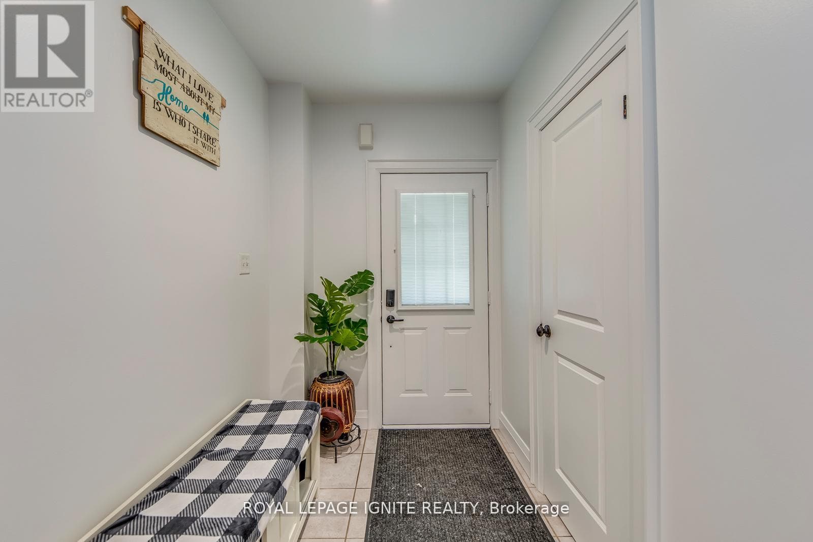 5637 EVELYN LANE photo 4