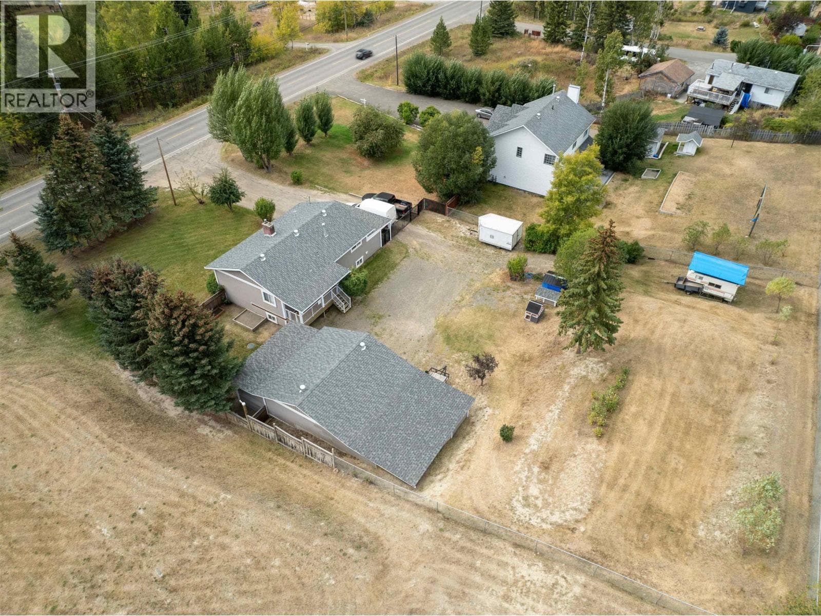 5665 HORSE LAKE ROAD photo 4