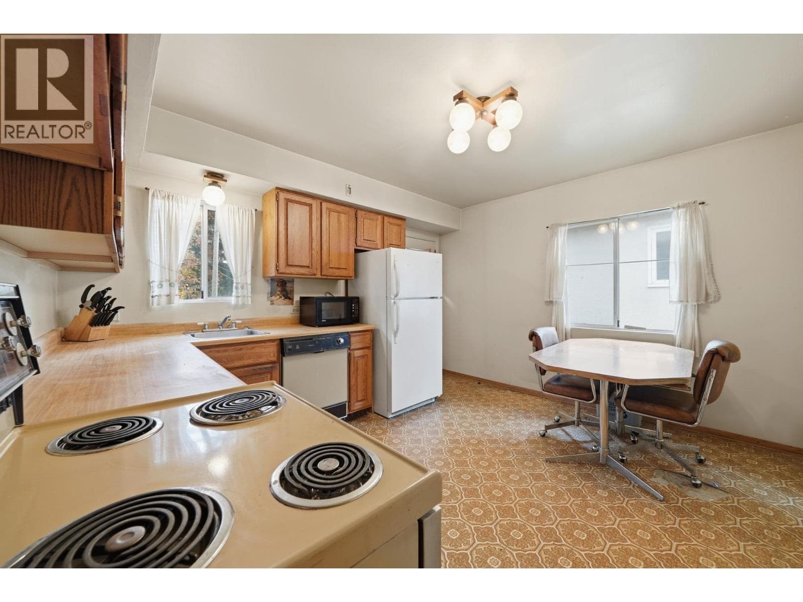5878 ARGYLE STREET photo 5