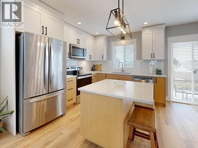 4511 MANSON AVE photo 4