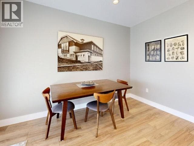 4511 MANSON AVE photo 5