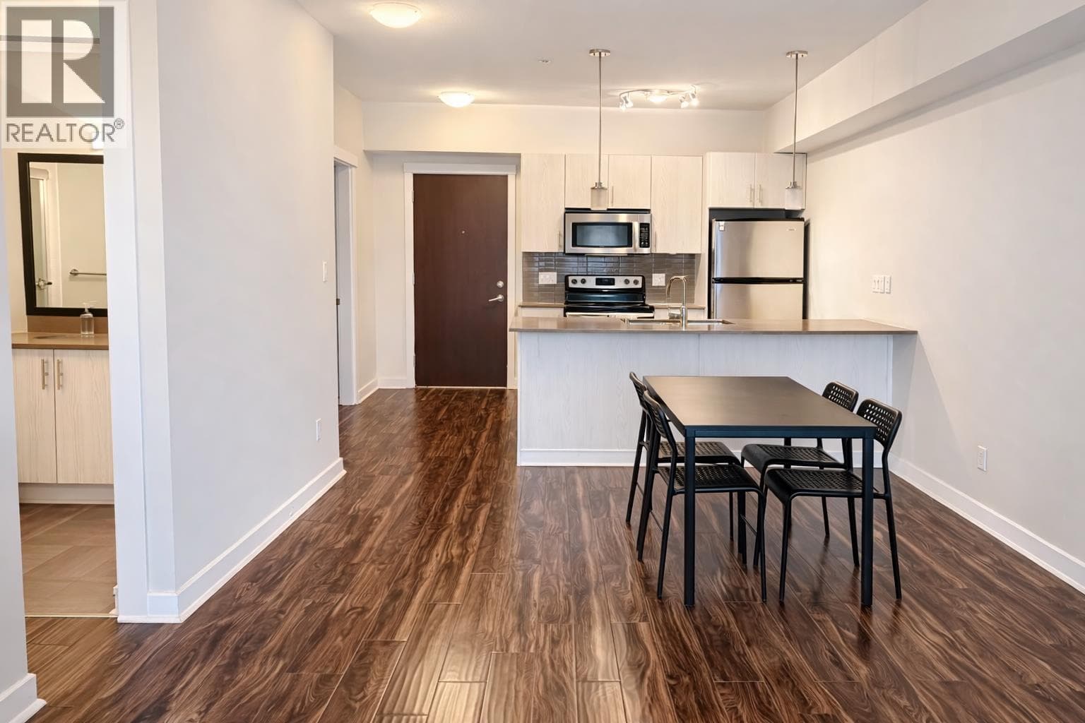 304 7777 ROYAL OAK AVENUE photo 5