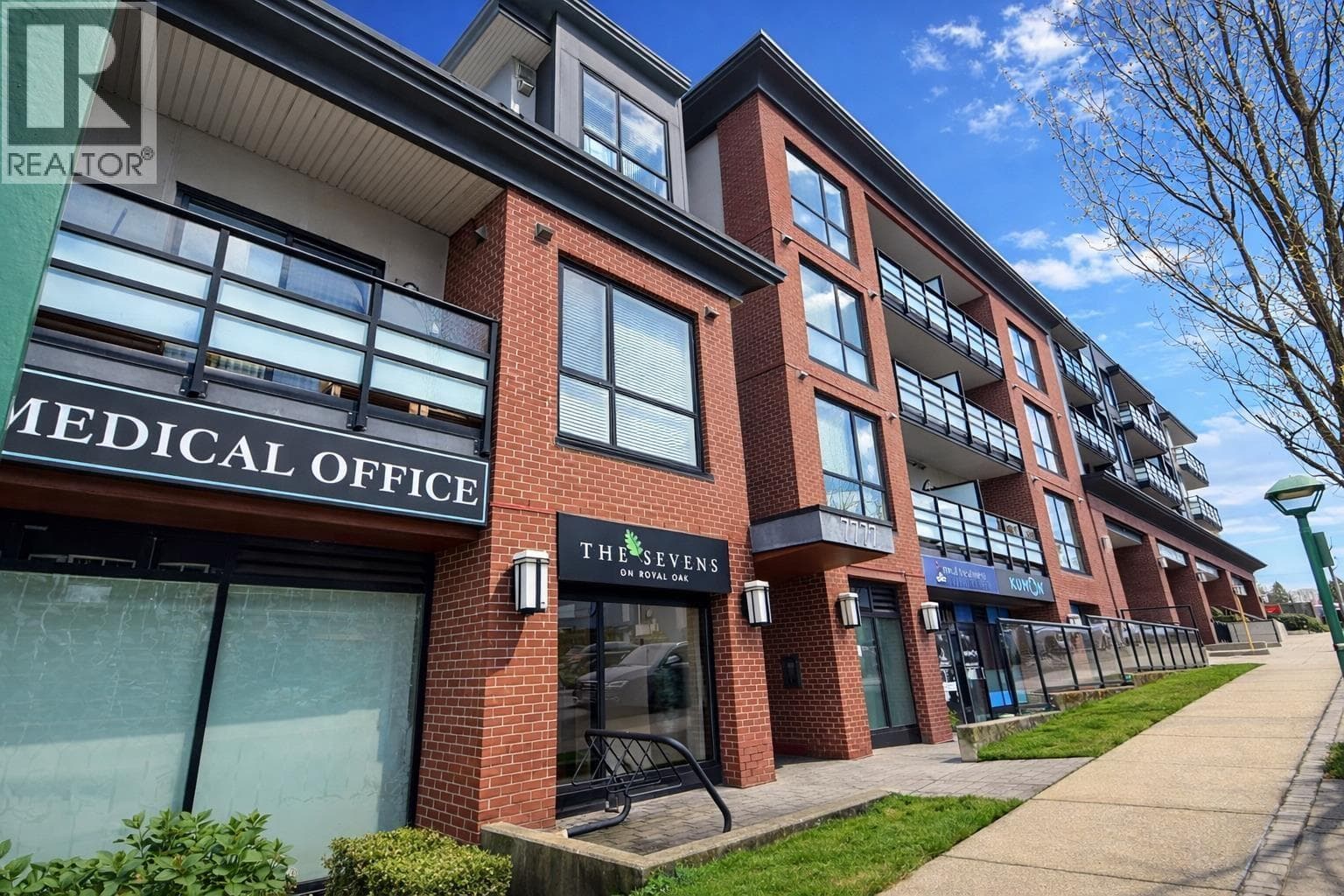 304 7777 ROYAL OAK AVENUE photo 2
