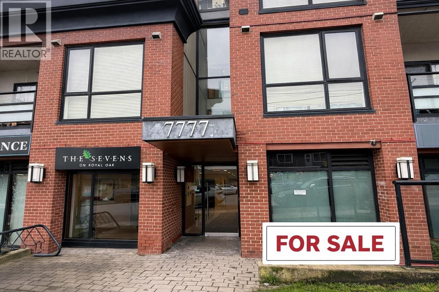 304 7777 ROYAL OAK AVENUE photo 3