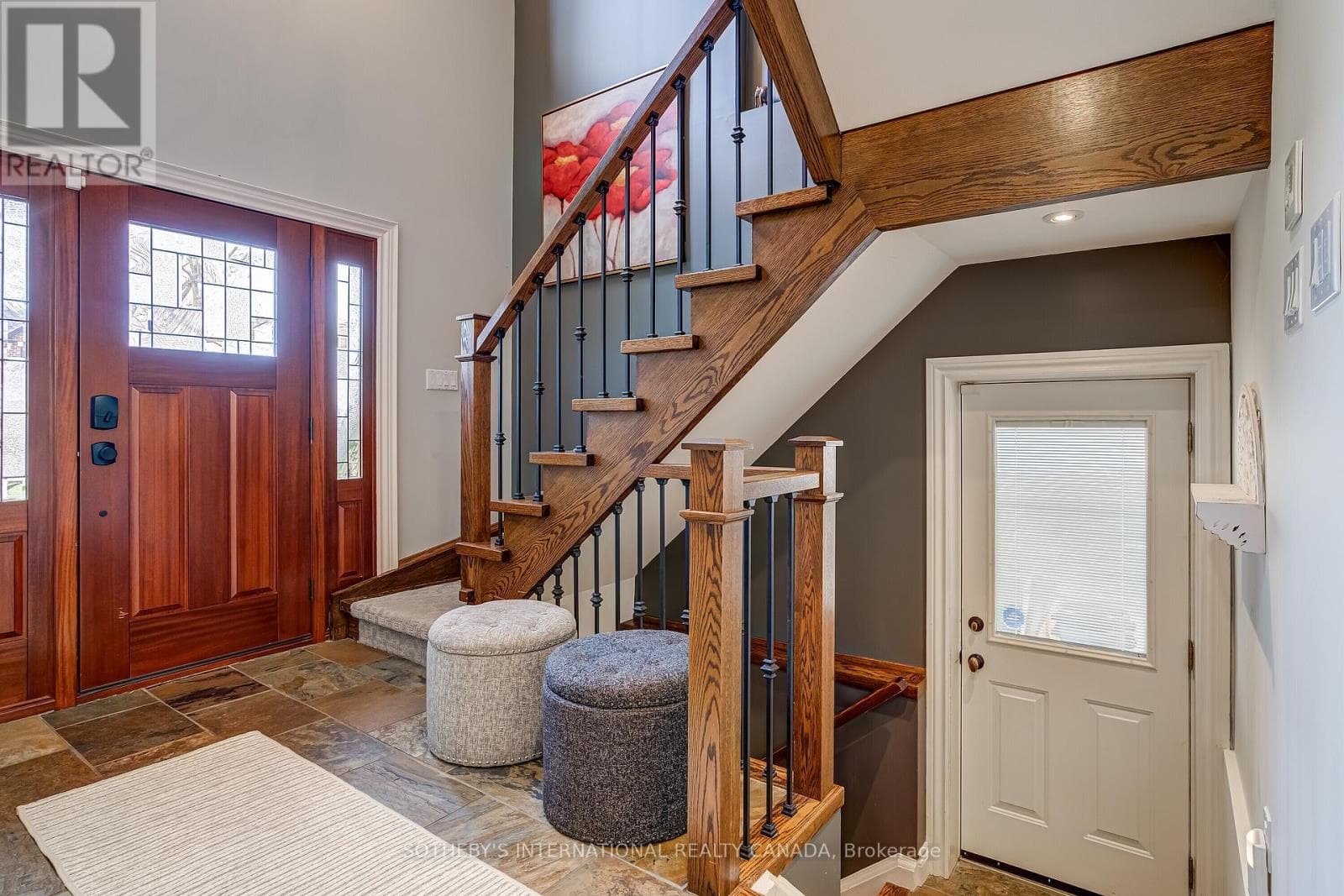 31 MAPLE AVENUE N photo 5