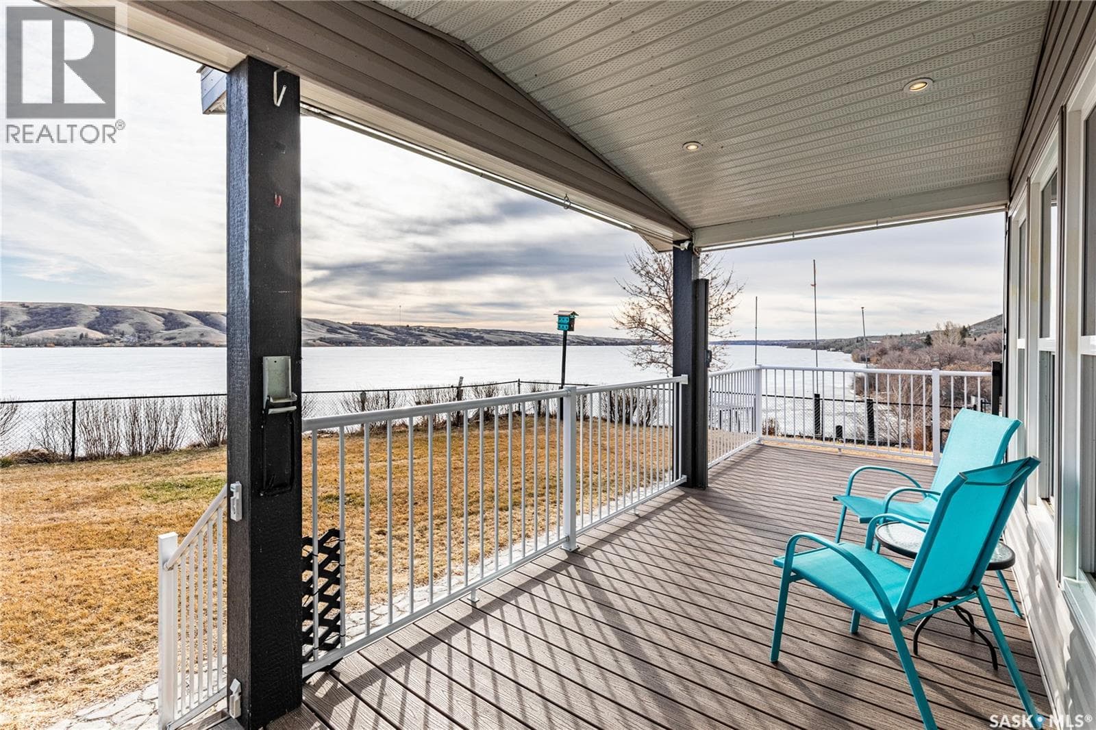 130 Marine DRIVE photo 2