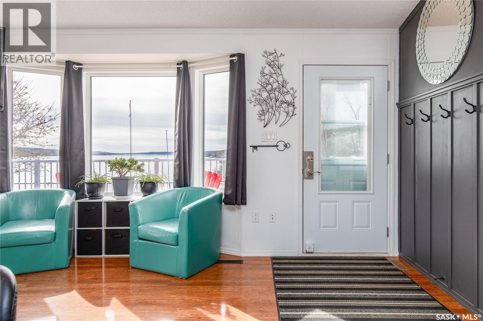 130 Marine DRIVE photo 4