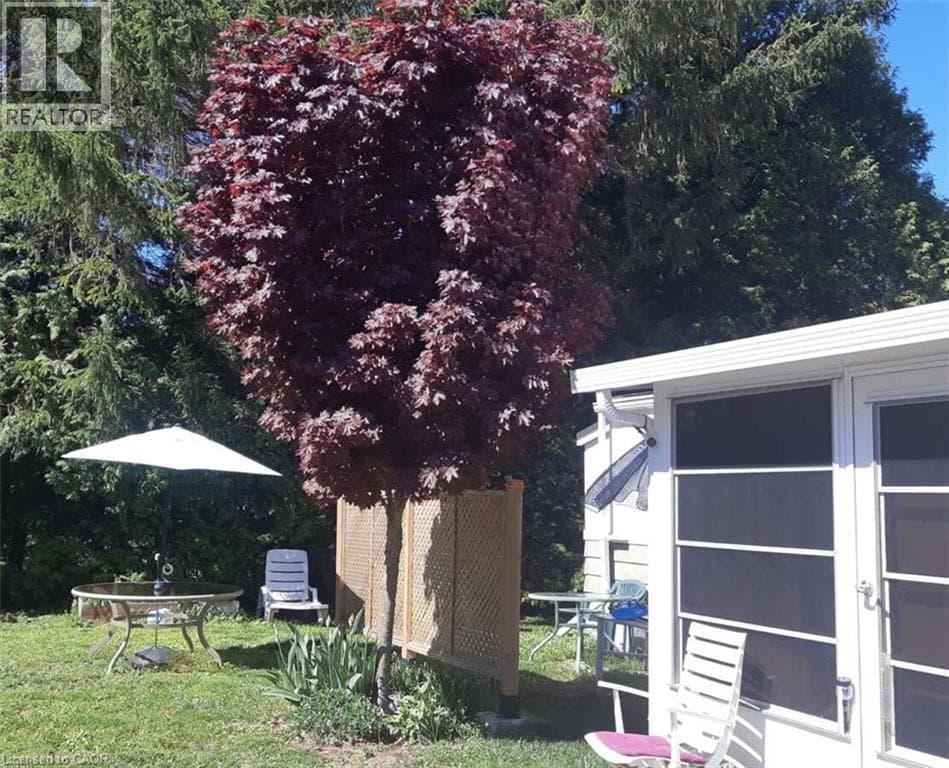 18 SUTTON Drive photo 3