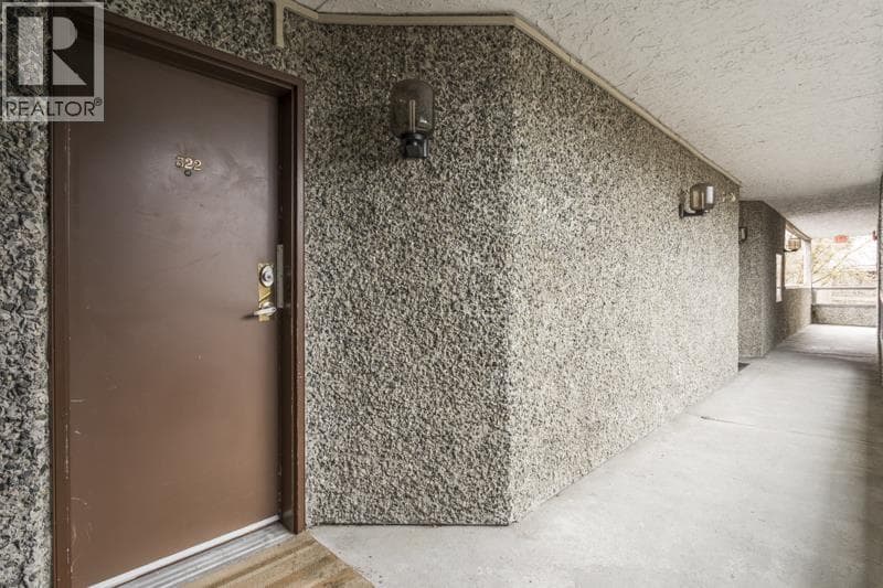 322 8460 ACKROYD ROAD photo 2