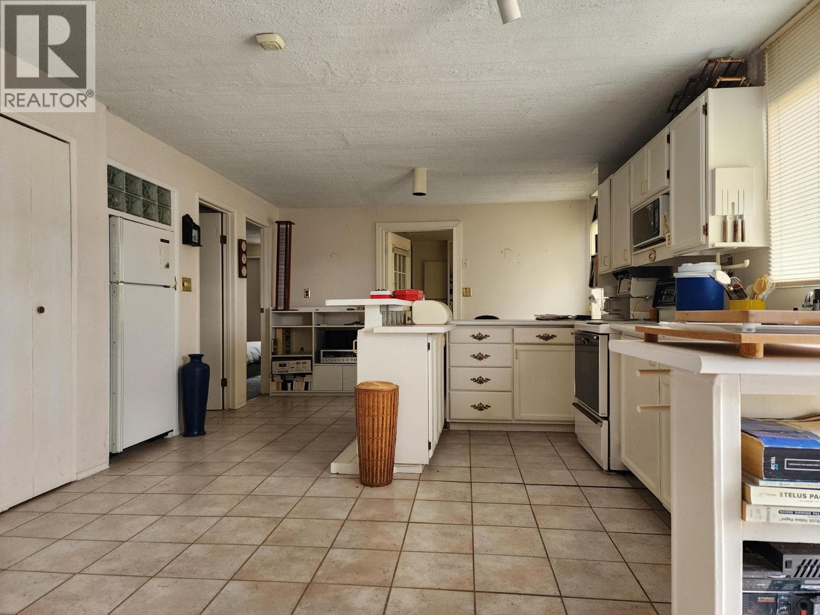 3540/3580 DRINKWATER Road photo 2