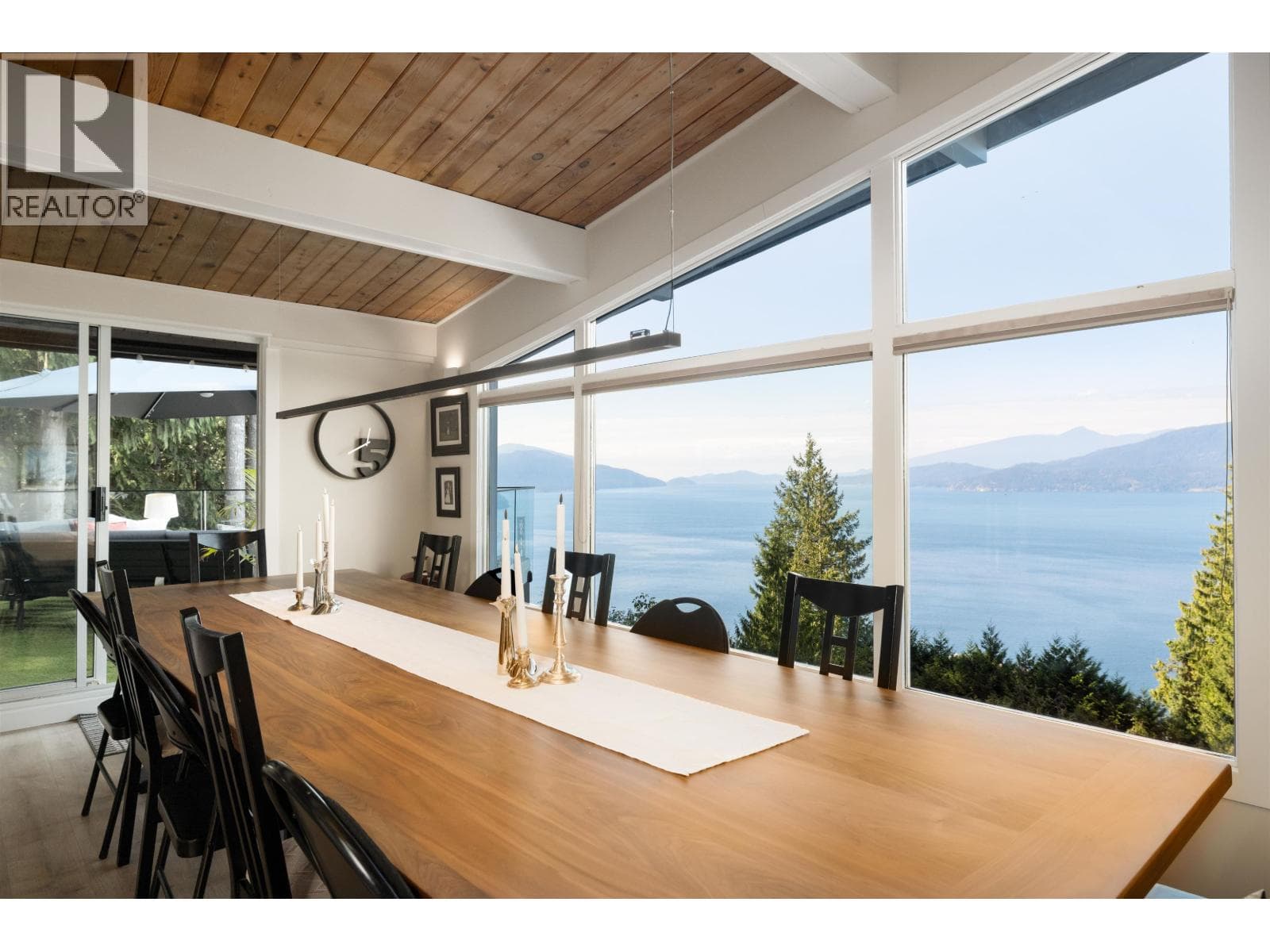 195 KELVIN GROVE WAY photo 2