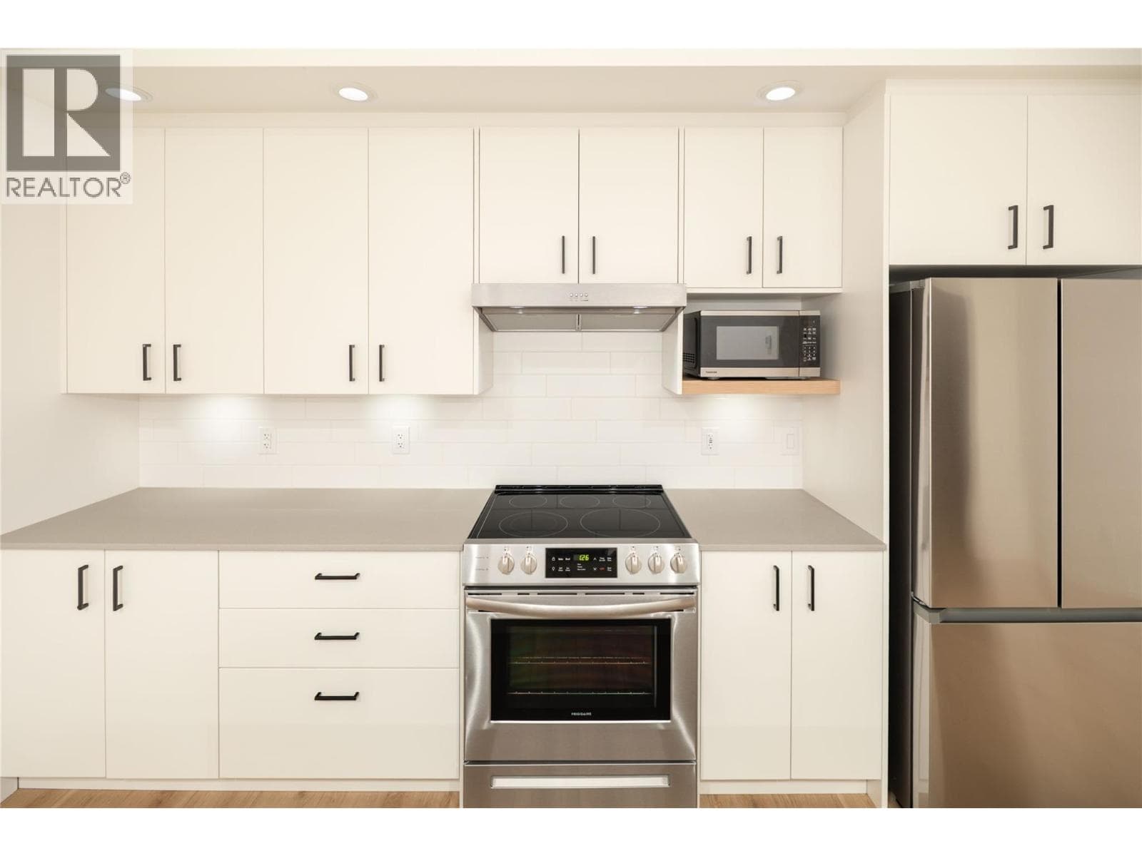 660 Cawston Avenue Unit# 105 photo 4