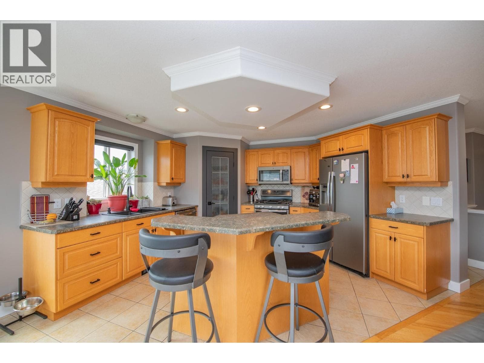 7104 Nakiska Drive photo 2