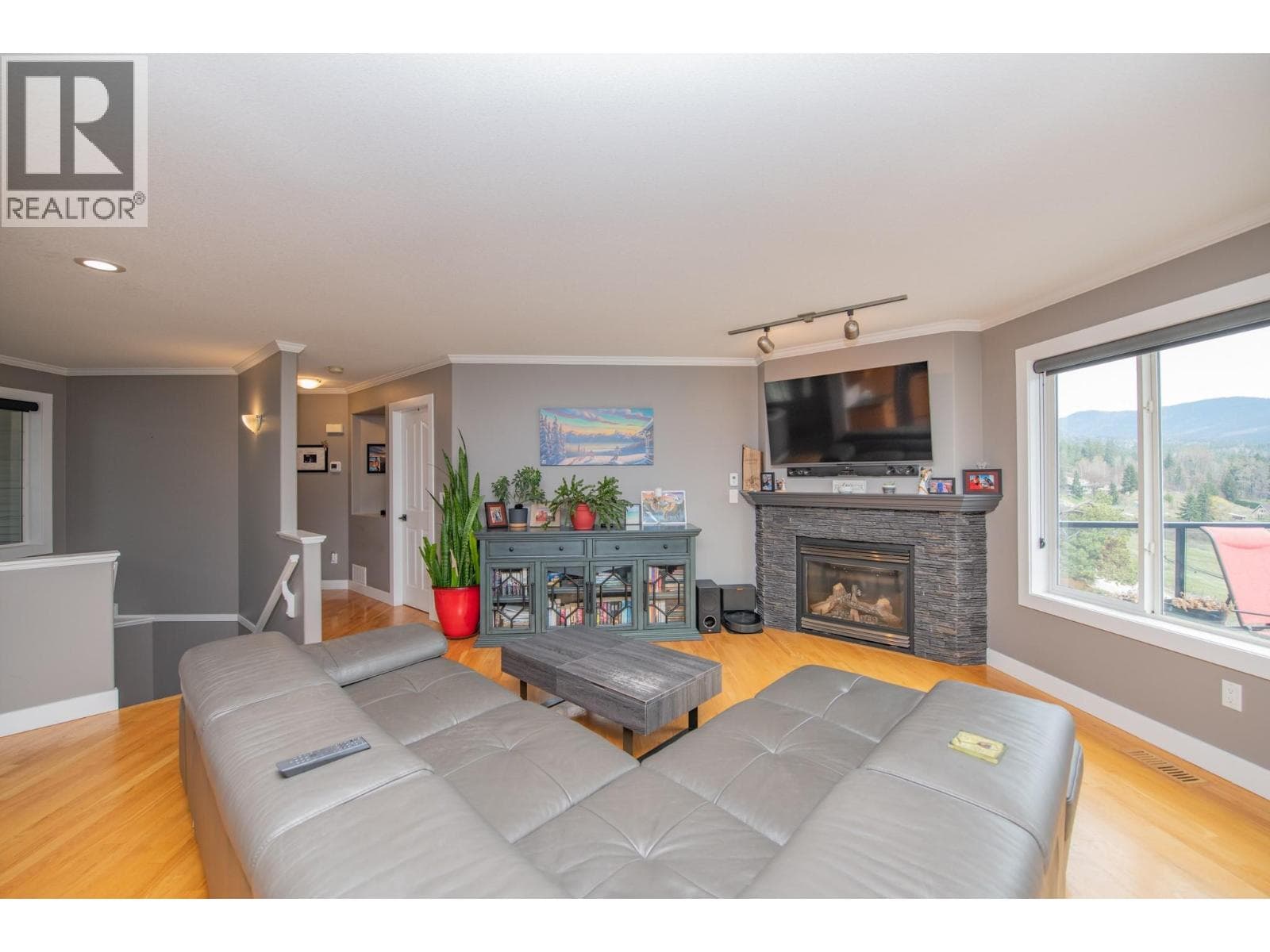 7104 Nakiska Drive photo 3