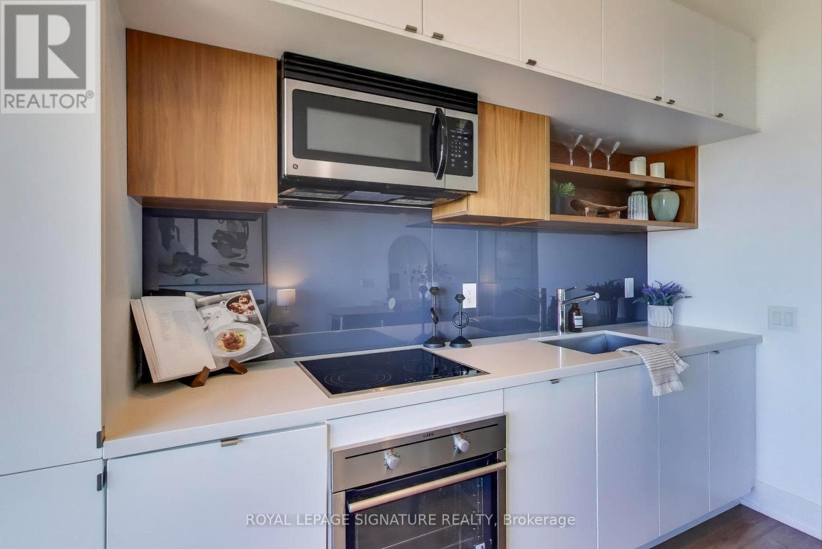1826 - 111 ST CLAIR AVENUE W photo 5