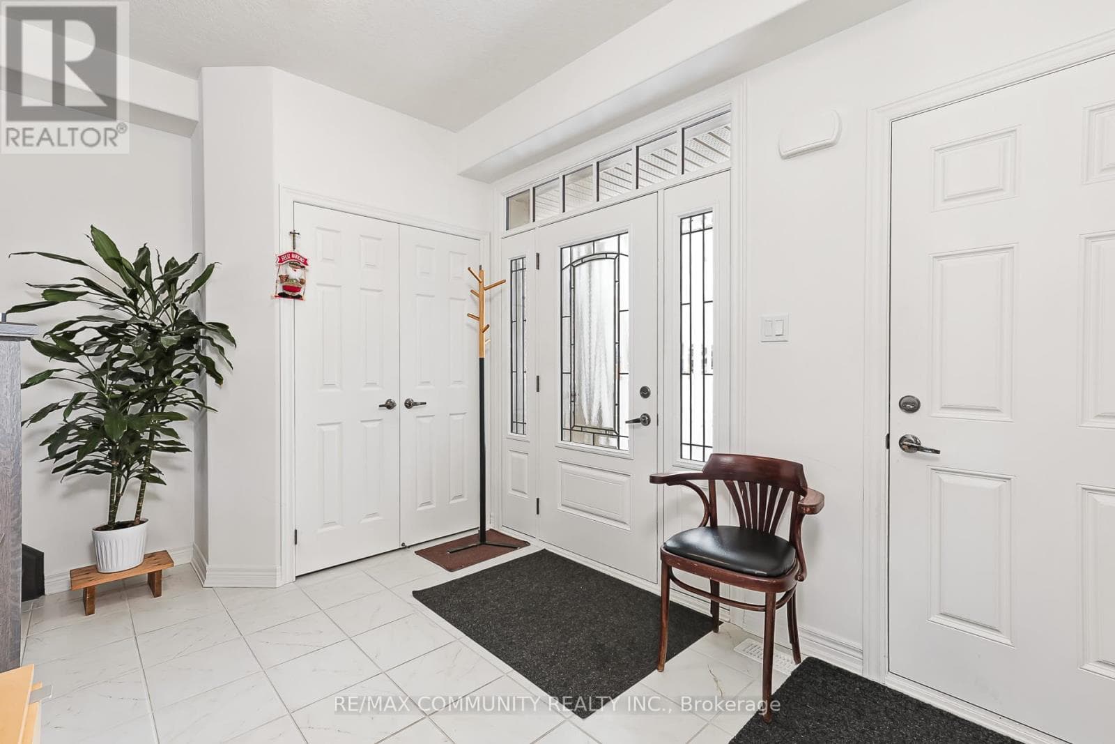 122 PLEWES DRIVE photo 5