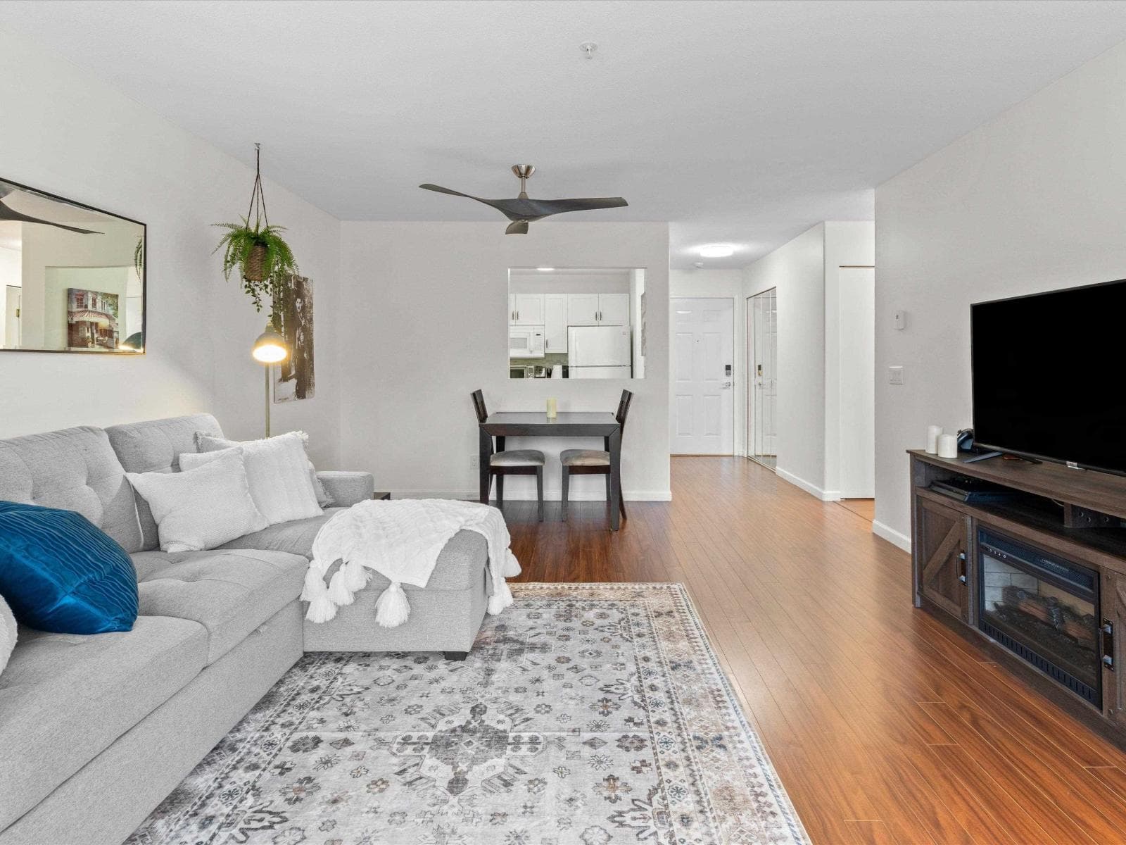 3 bed 2 bath single family at 210 27358 32 AVENUE — $549,900
