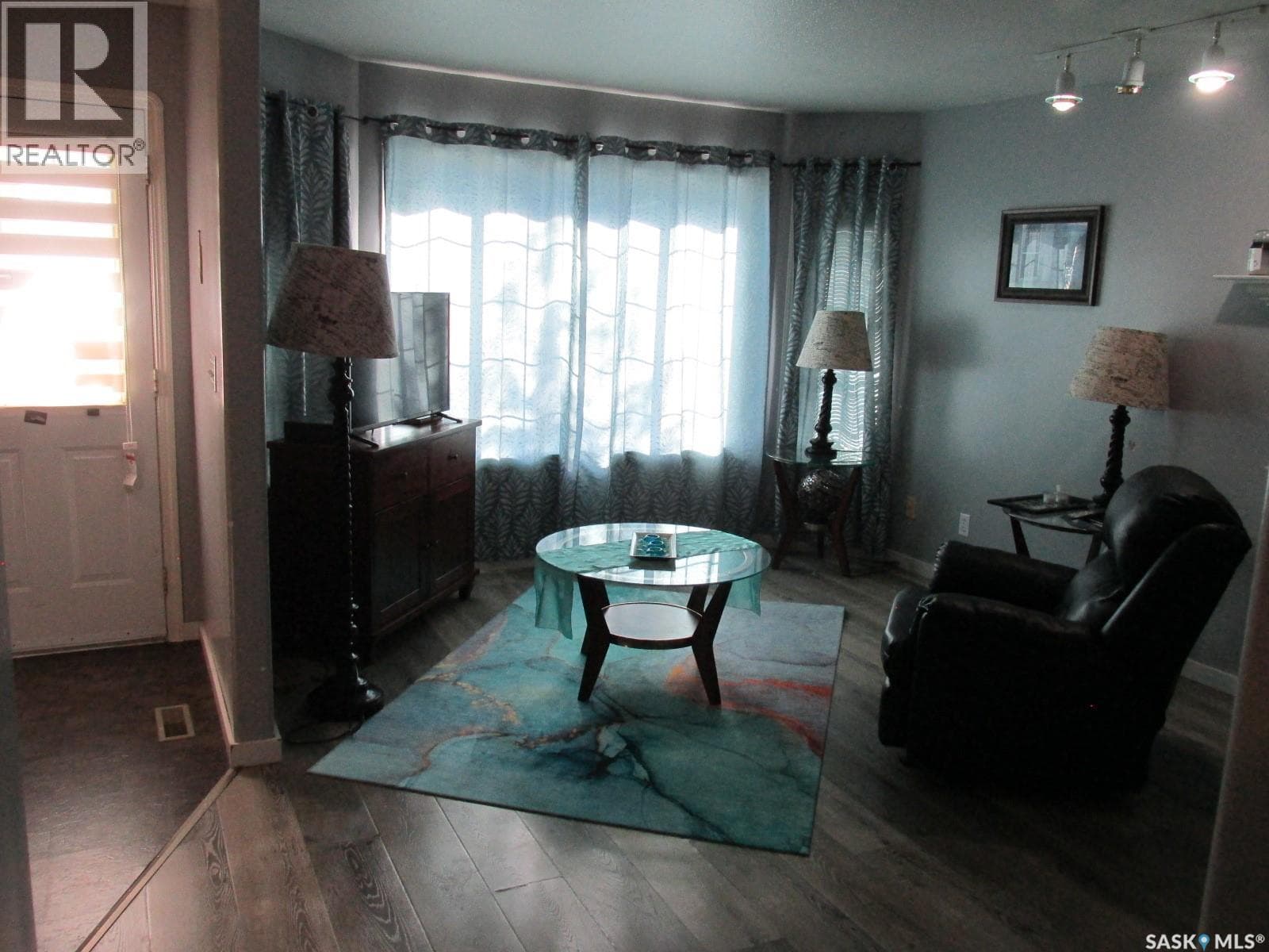 613 9th AVENUE W photo 4