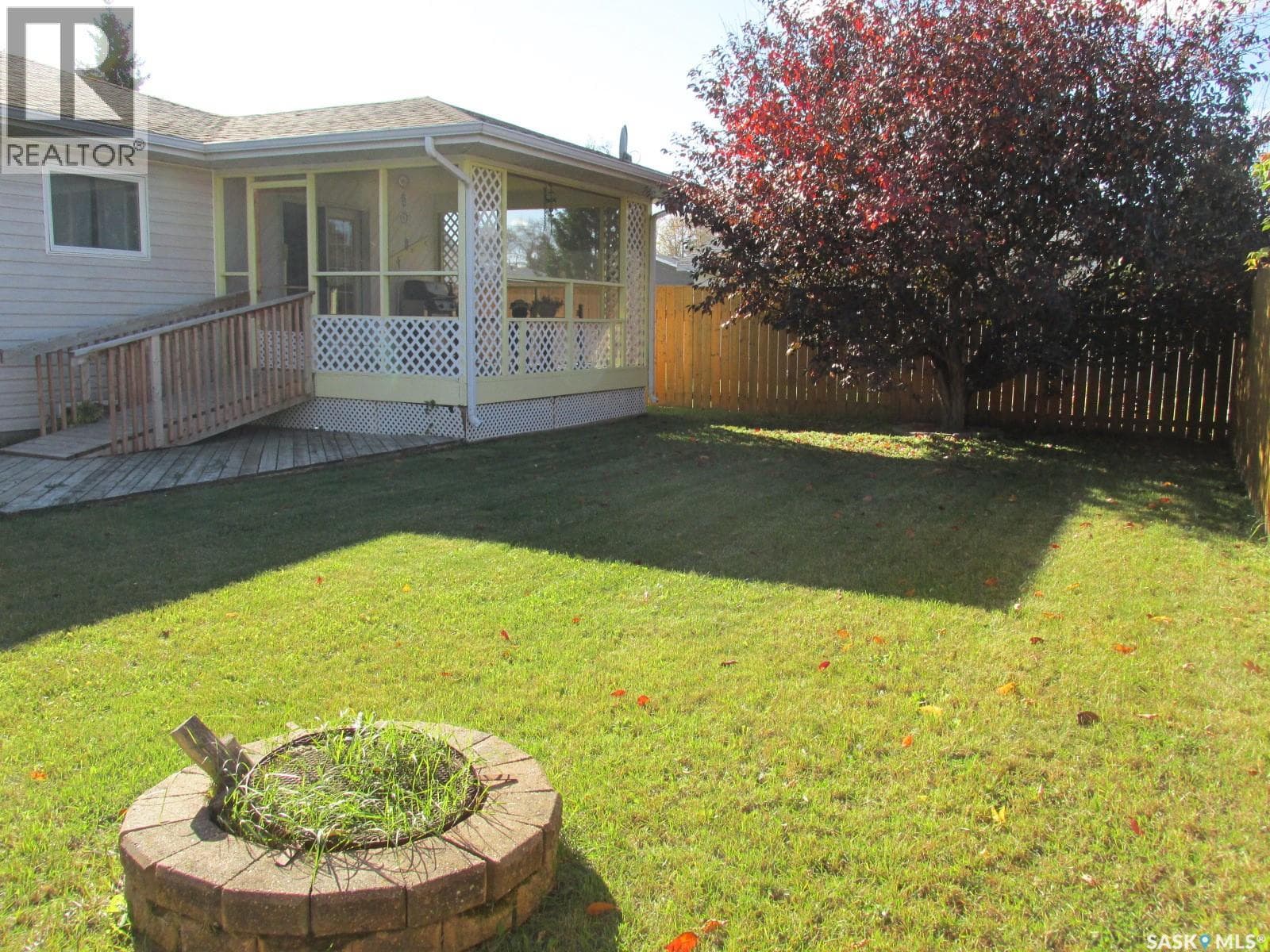 613 9th AVENUE W photo 2