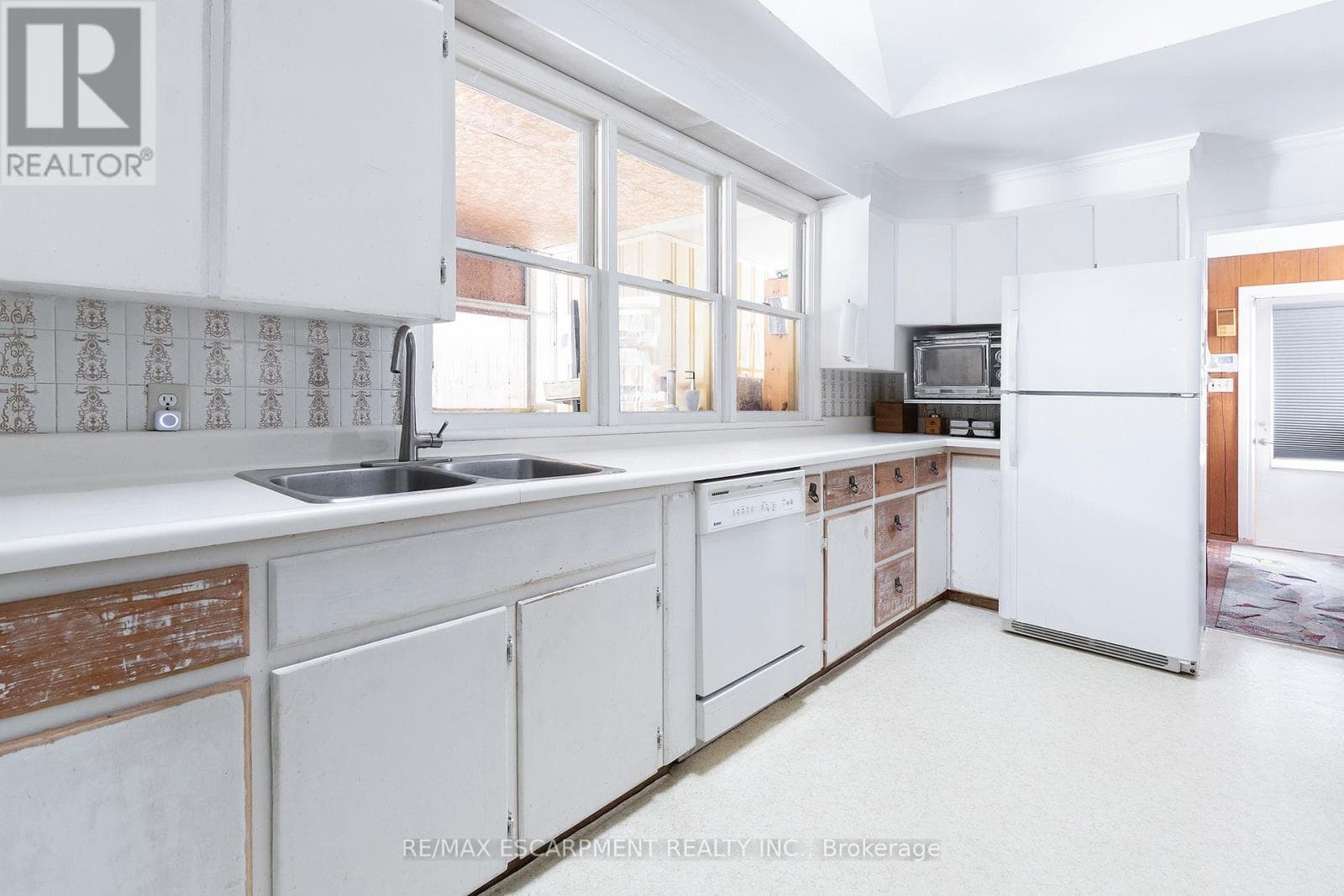 5 HOMESTEAD AVENUE photo 4