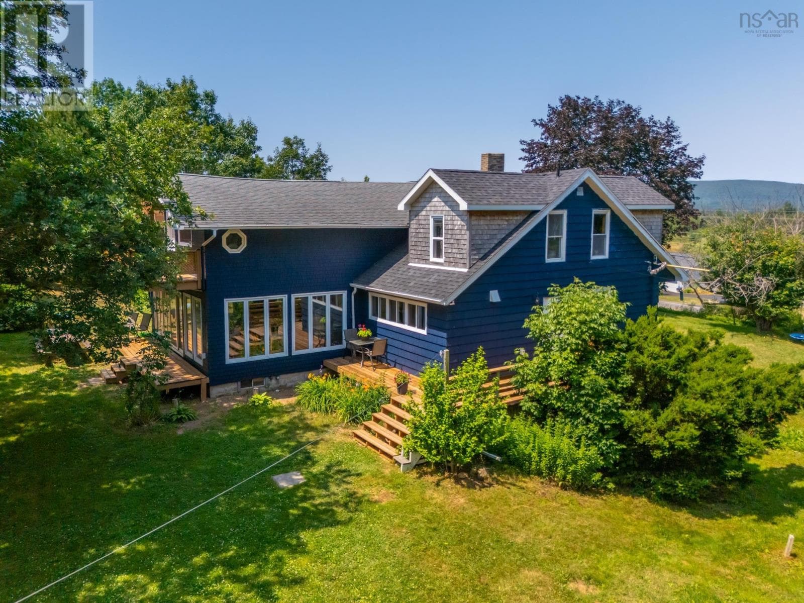 1242 Highway 201 photo 3