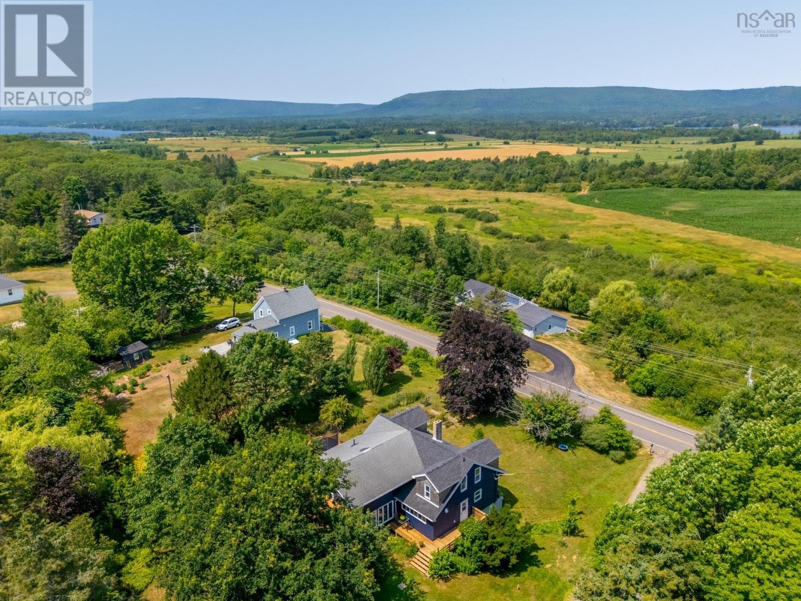 1242 Highway 201 photo 4