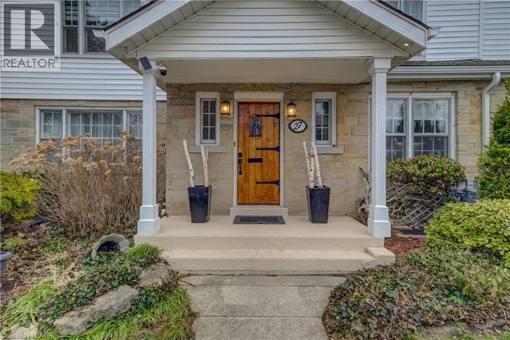 27 LOWREY Avenue S photo 3