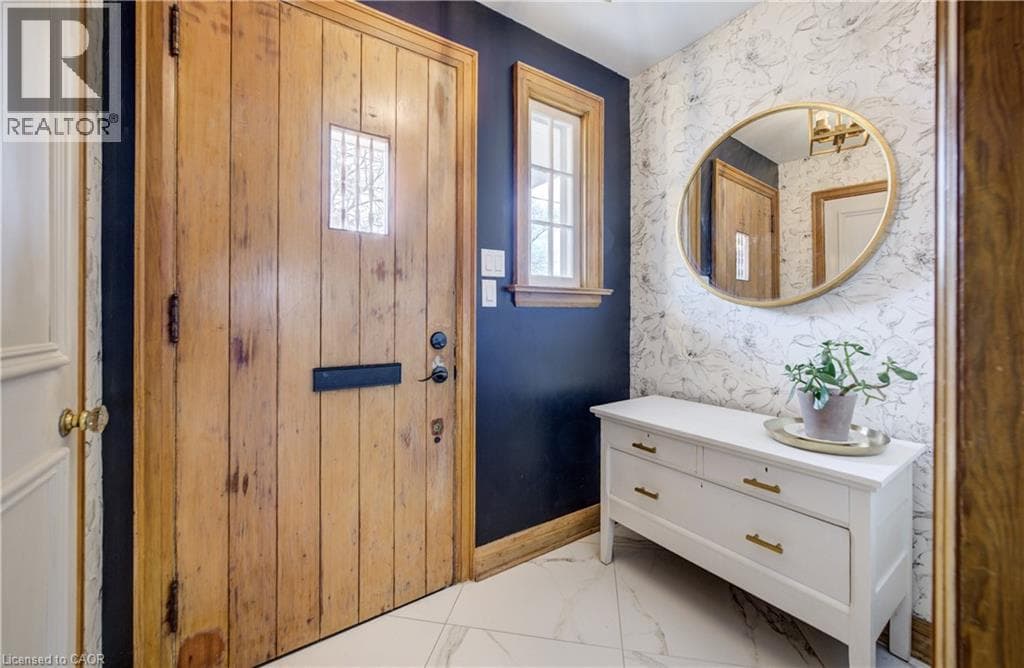 27 LOWREY Avenue S photo 4
