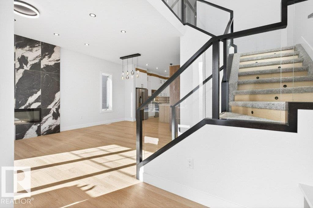 8506 148 ST NW photo 2