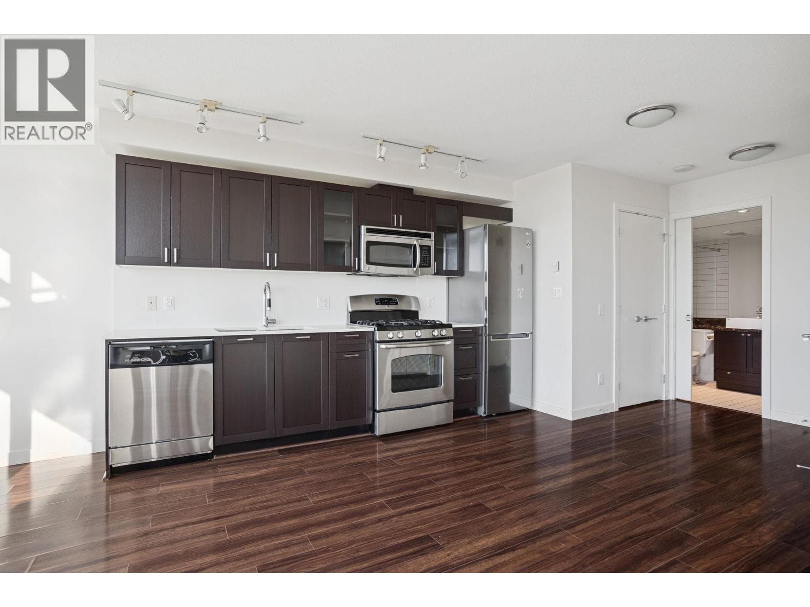 1010 4815 ELDORADO MEWS photo 5