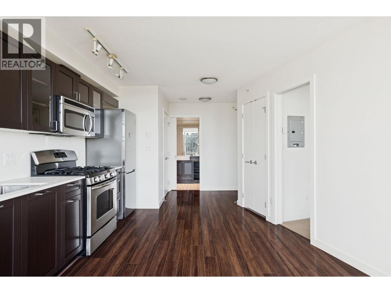 1010 4815 ELDORADO MEWS photo 3