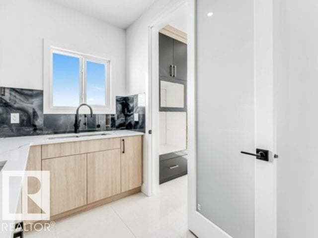 6710 176A AV NW photo 5