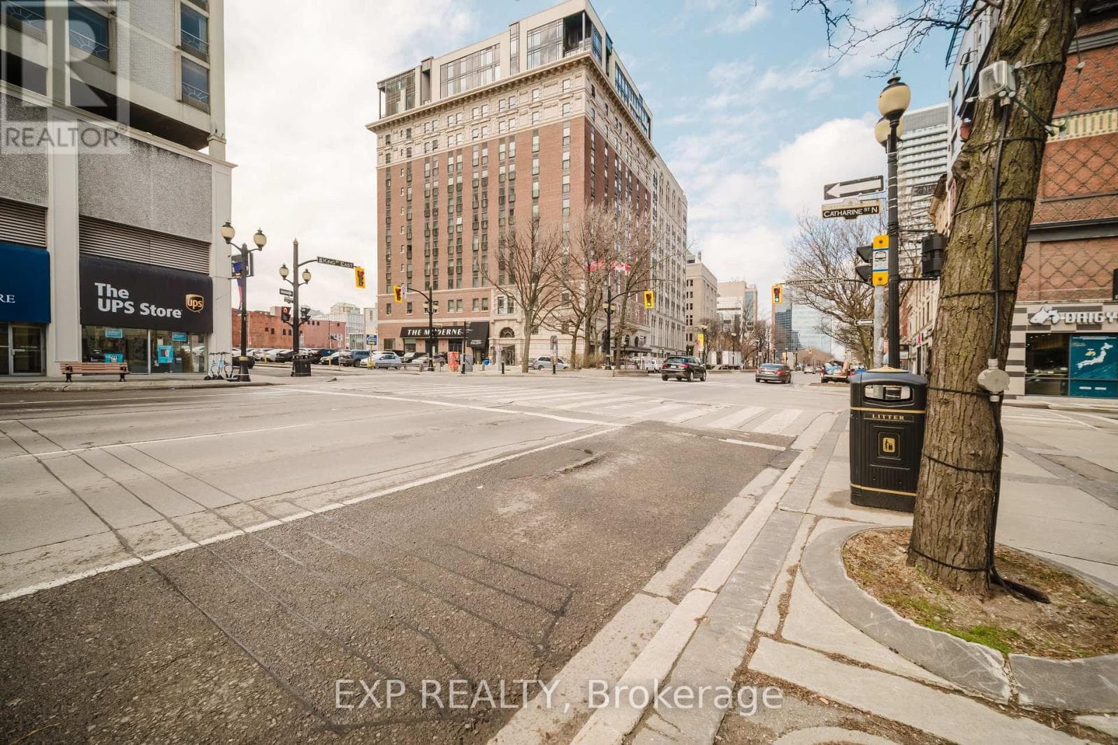 135 KING STREET E photo 2