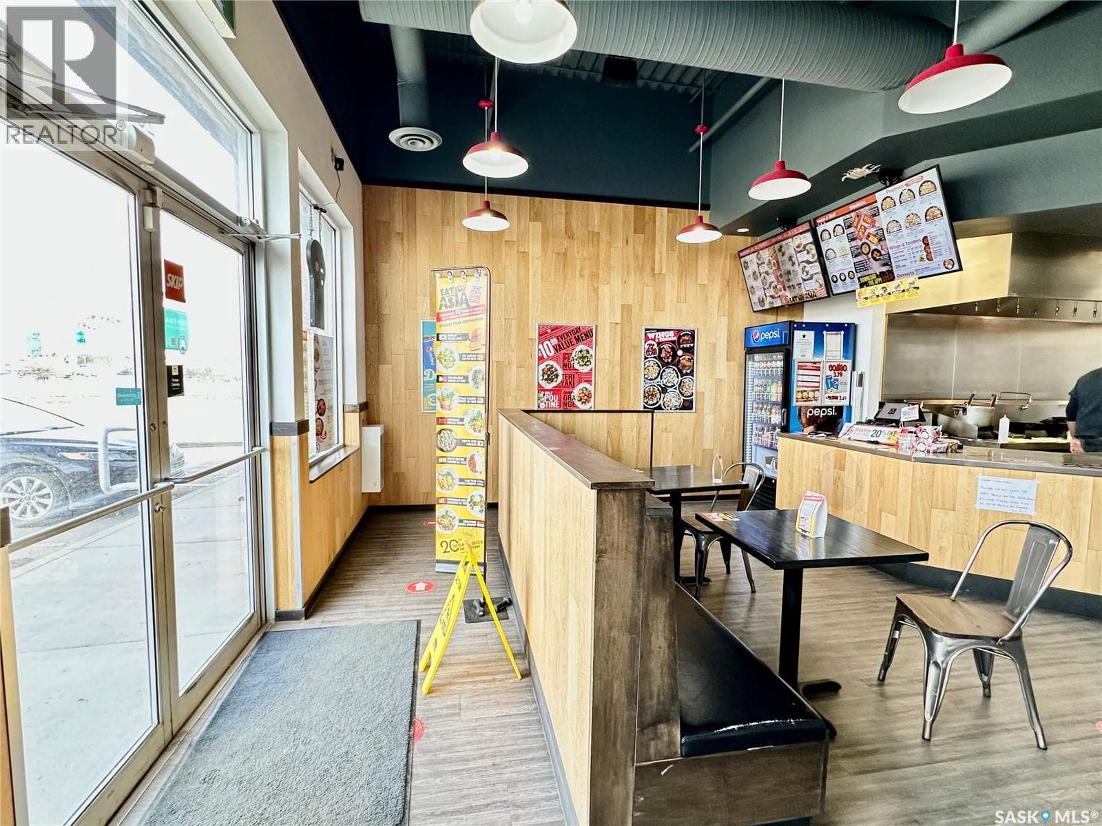 20 831 51st STREET E photo 5