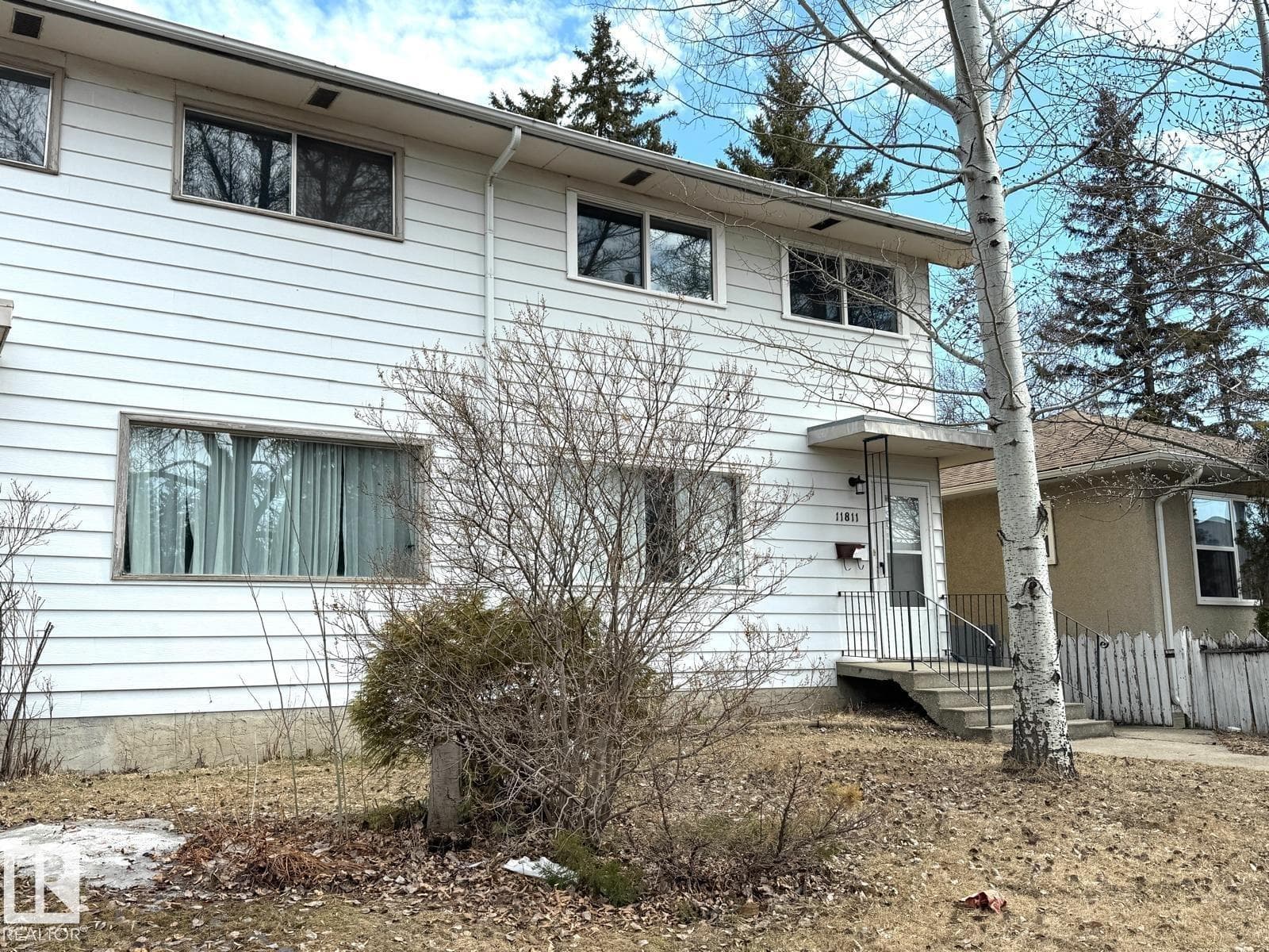 11811 44 ST NW photo 2