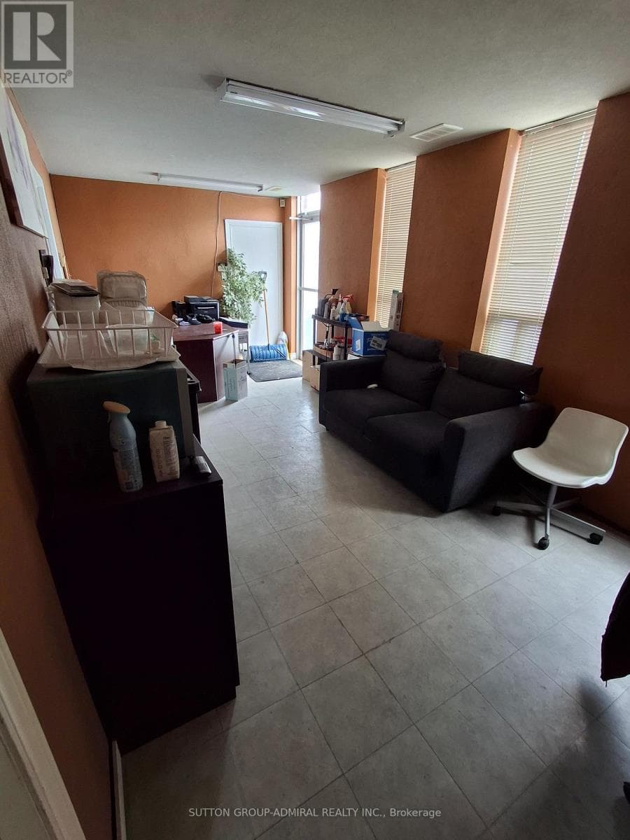 703 GARYRAY DRIVE photo 2