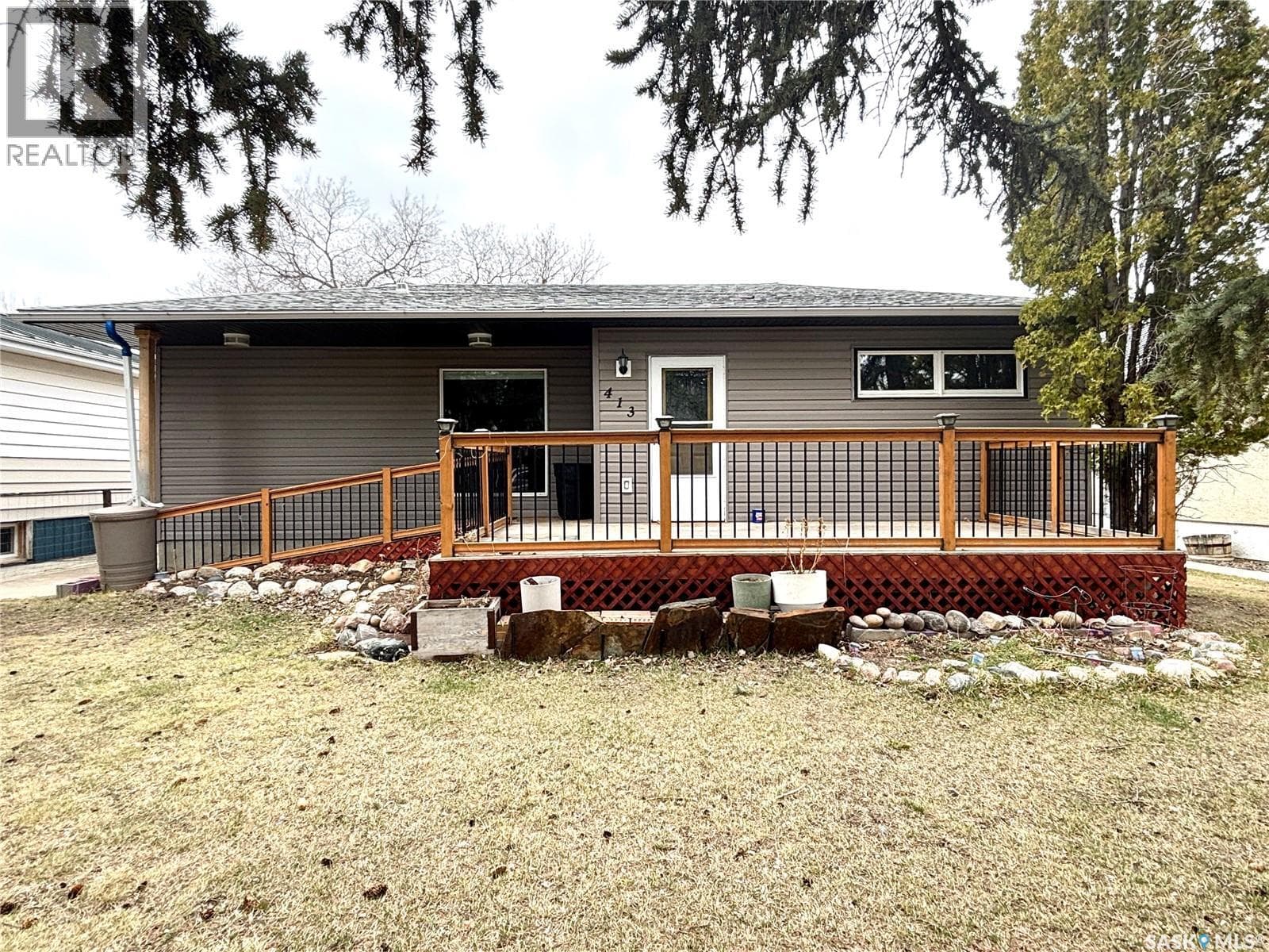 413 Maple STREET