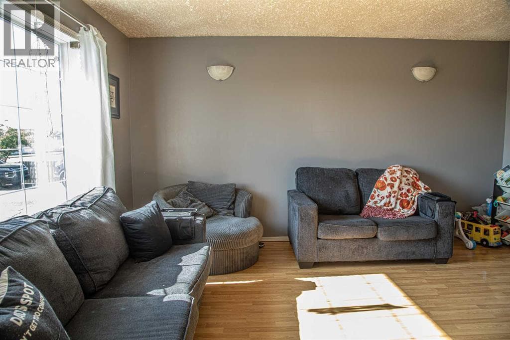 10808 100 Avenue photo 4
