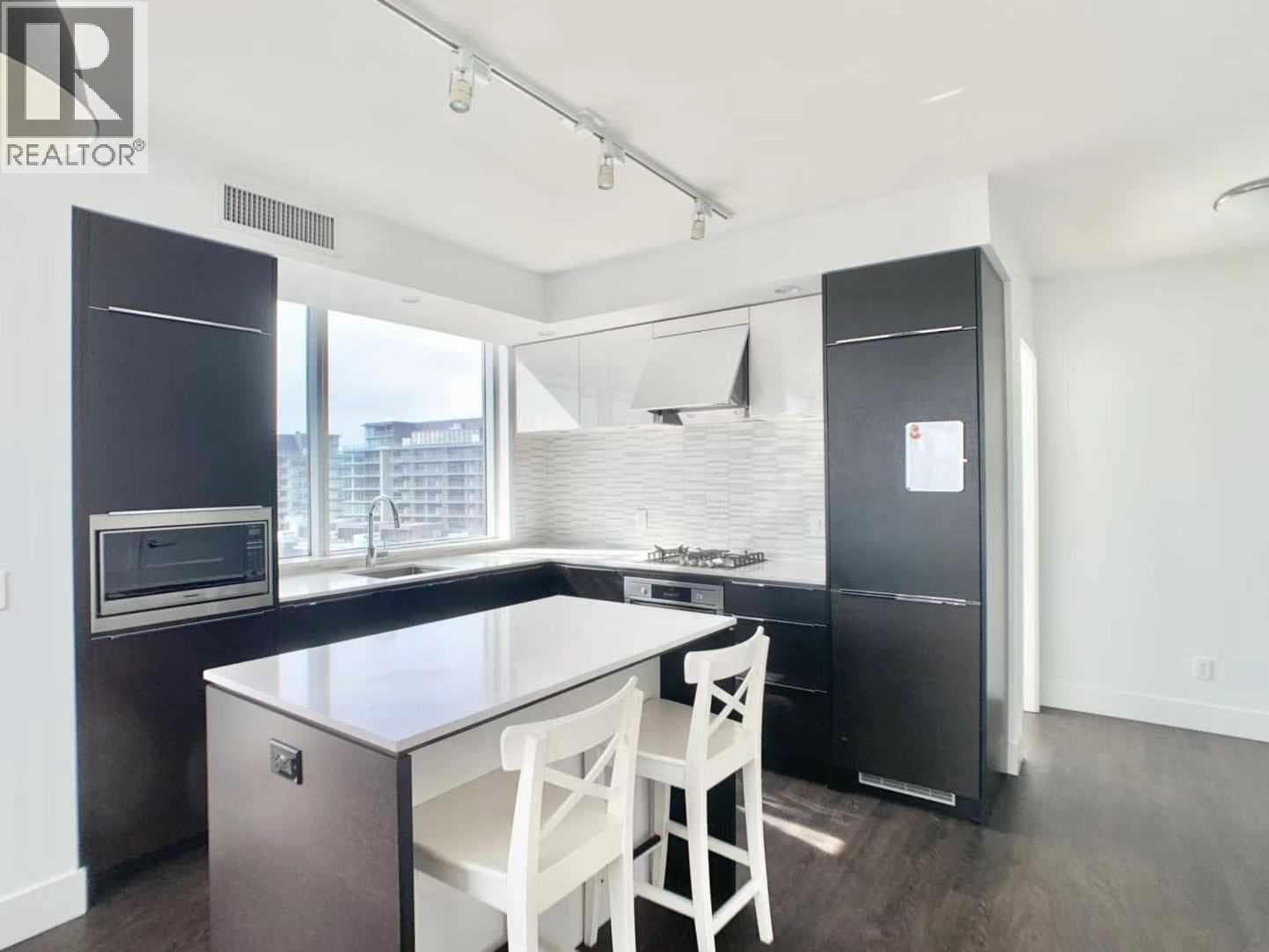 1202 5233 GILBERT ROAD photo 2