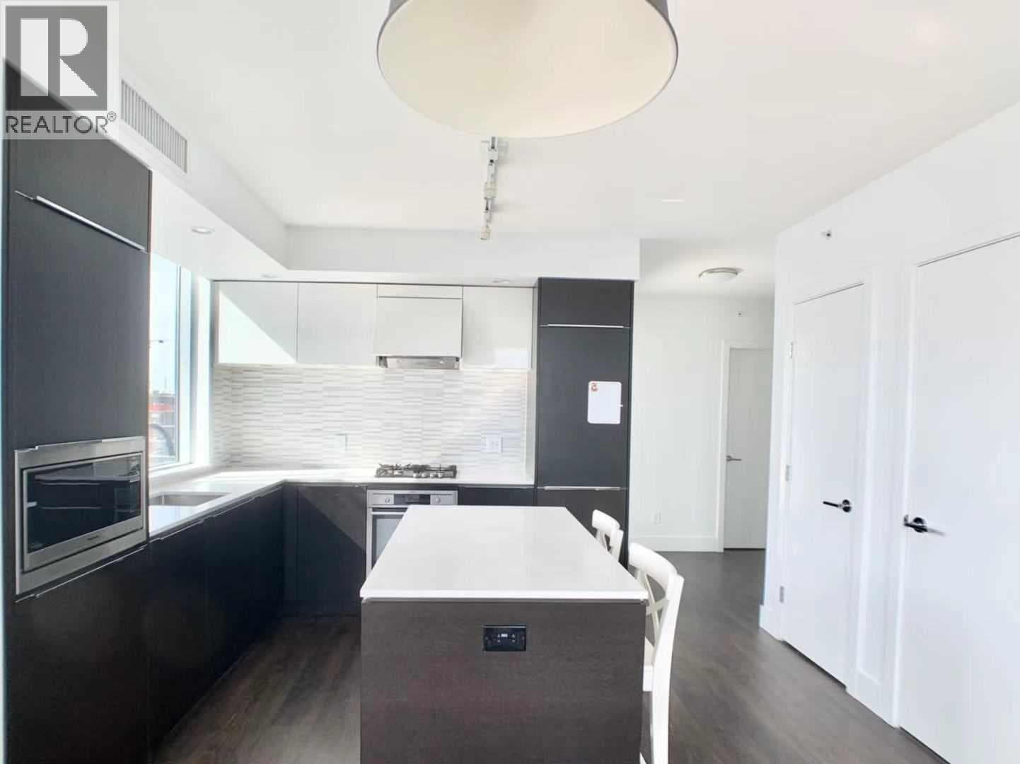 1202 5233 GILBERT ROAD photo 3