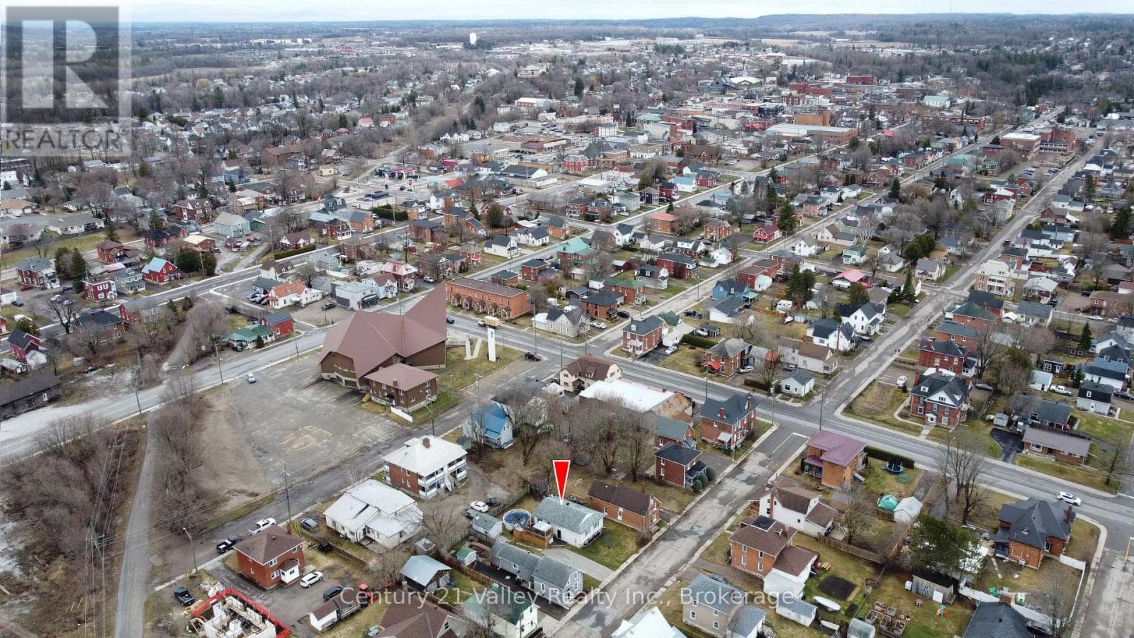 99 QUEEN STREET N photo 5