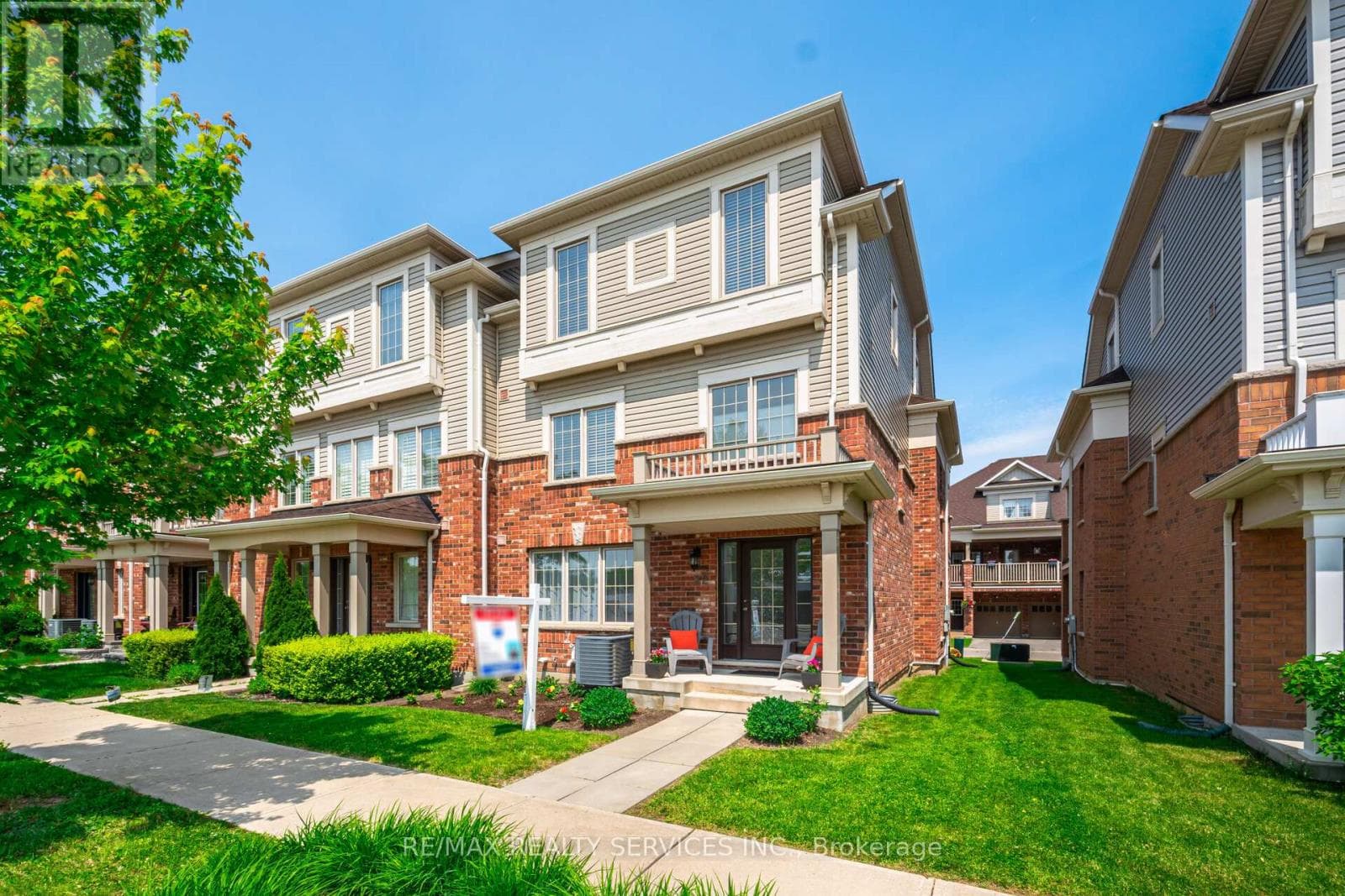 3 bed 3 bath single family at 22 MCDEVITT LANE — $839,900