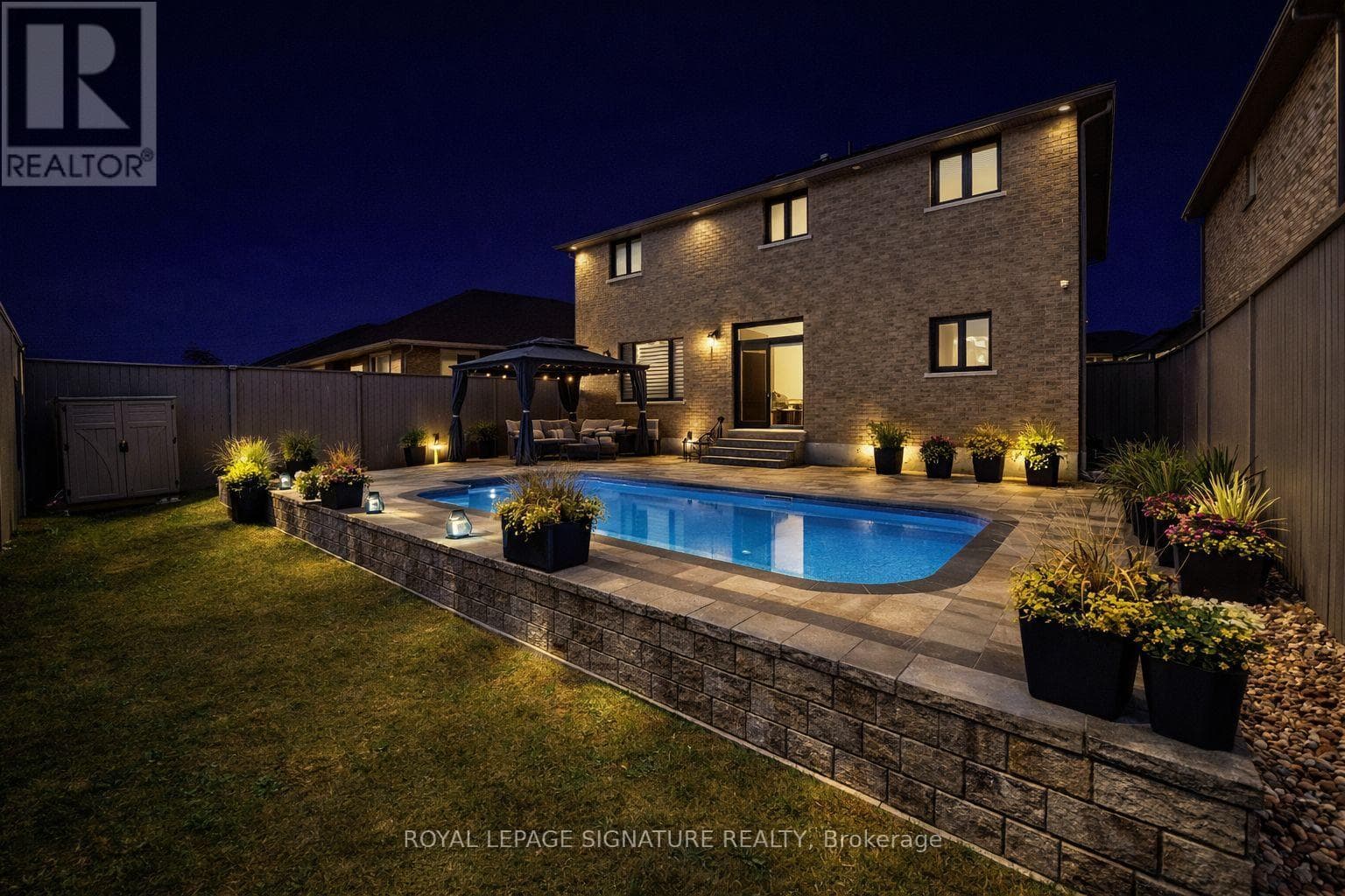 12 HUMMINGBIRD DRIVE photo 2