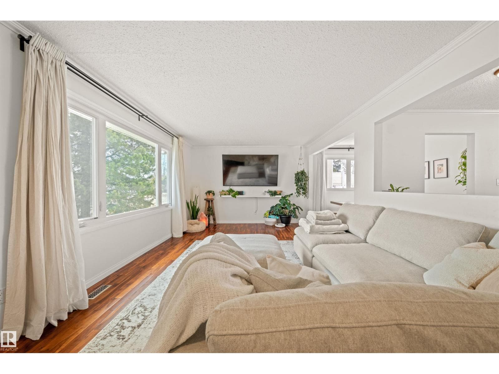 2008 89 ST NW photo 4
