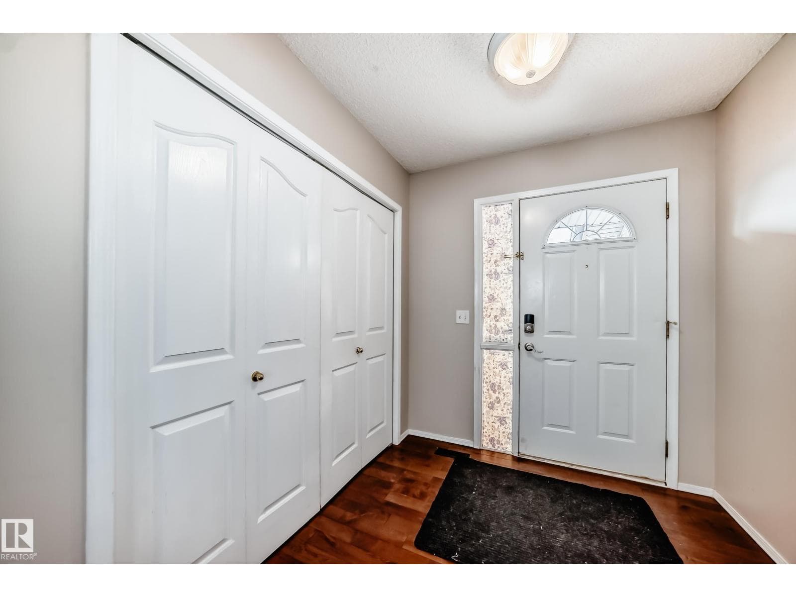 19024 50 AV NW photo 4