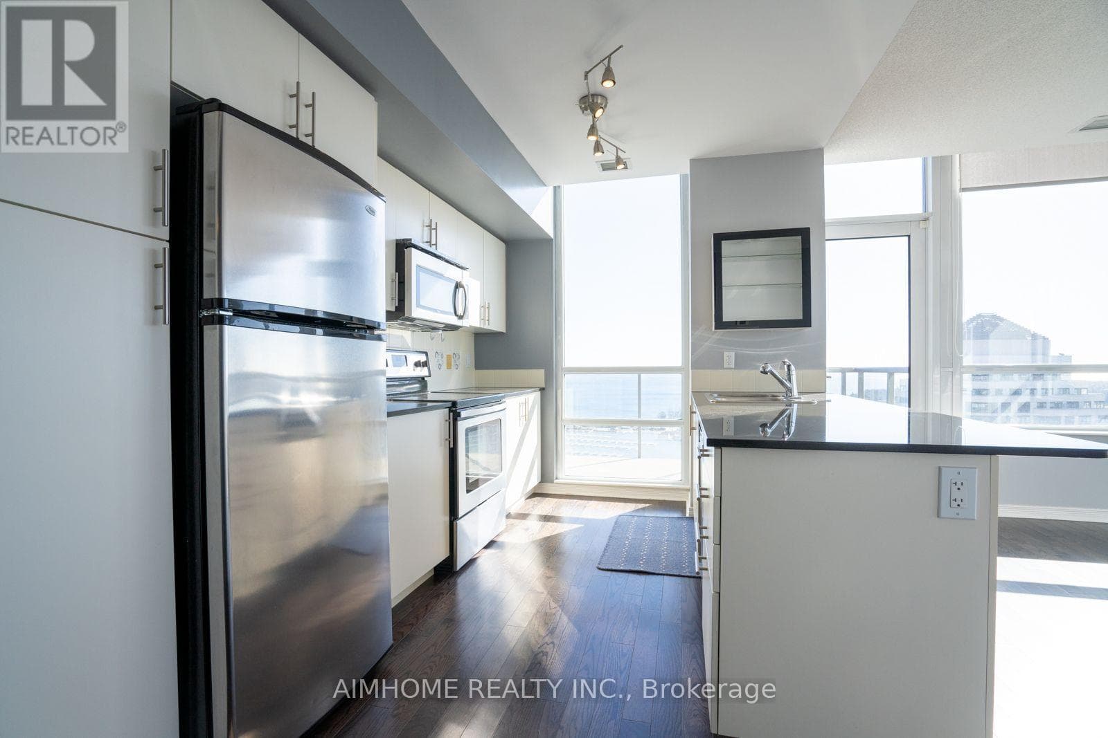 3202 - 2240 LAKESHORE BOULEVARD W photo 3