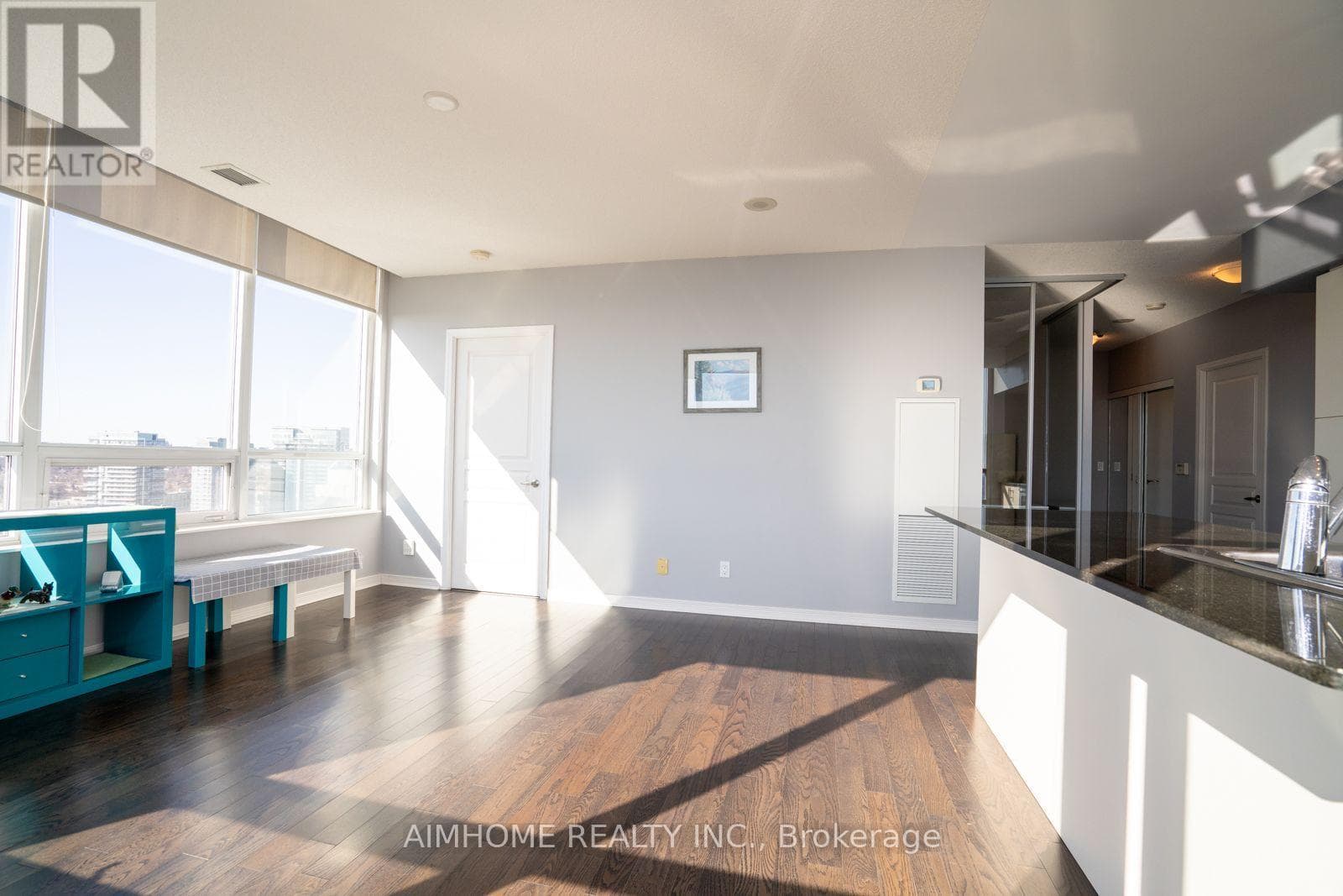 3202 - 2240 LAKESHORE BOULEVARD W photo 4