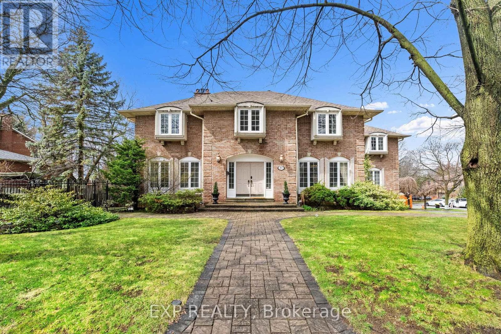 5 bed 5 bath single family at 89 WINDERMERE CRESCENT — $2,890,000