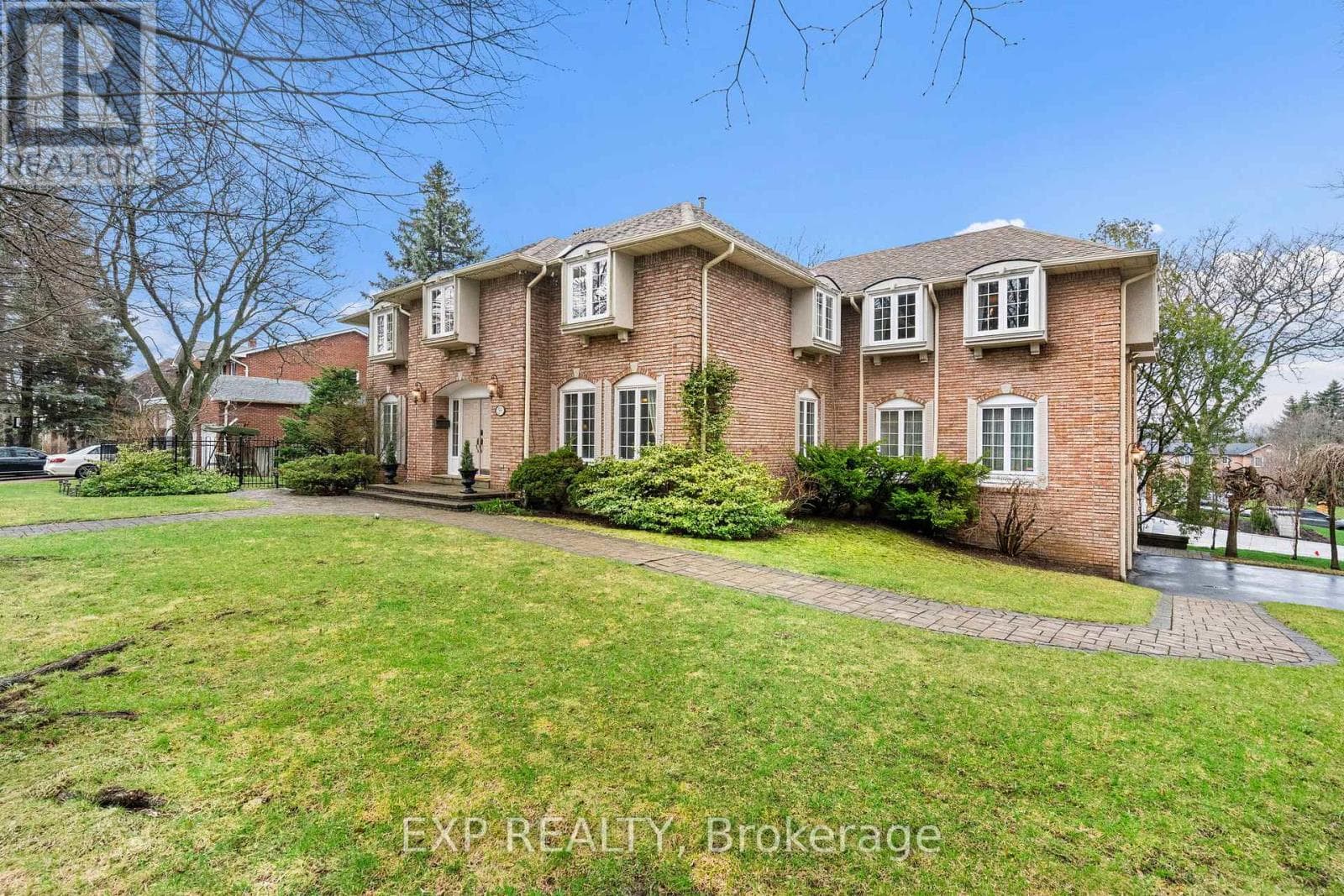 89 WINDERMERE CRESCENT photo 2