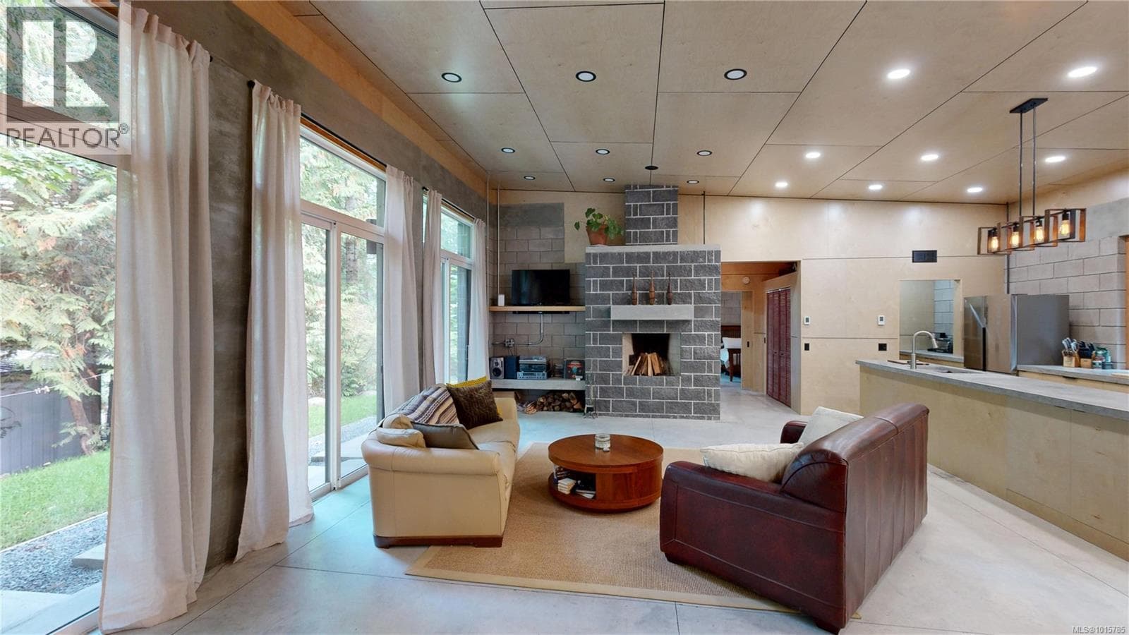 362 Spruce Ave photo 4